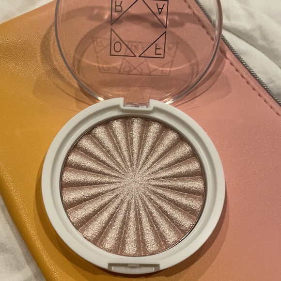 OFRA highlighter - Picture 1 of 8